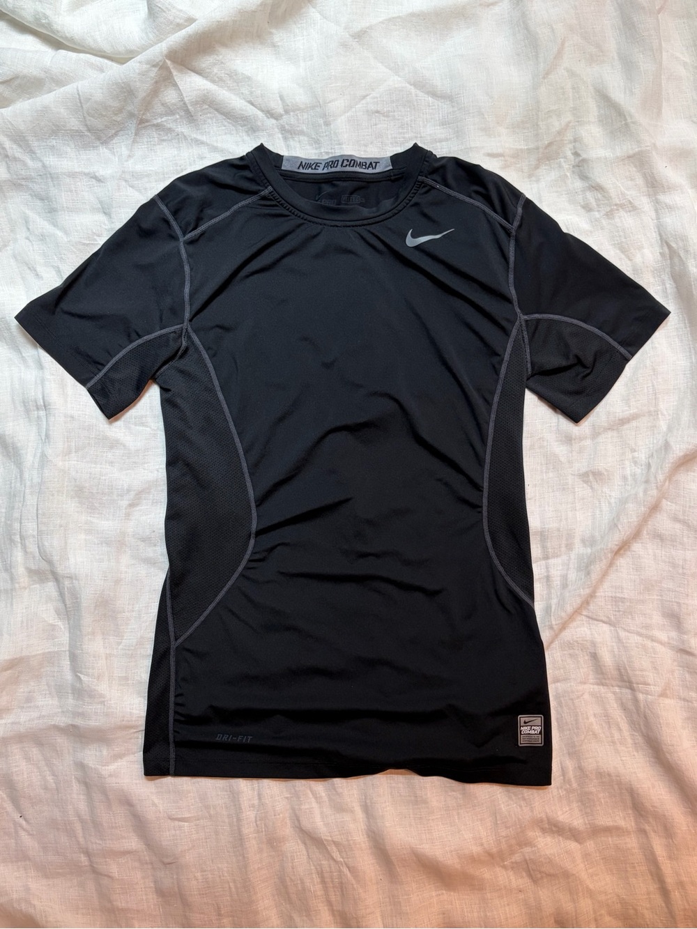 Nike Men's Black Short-Sleeve Swim Rash Guard